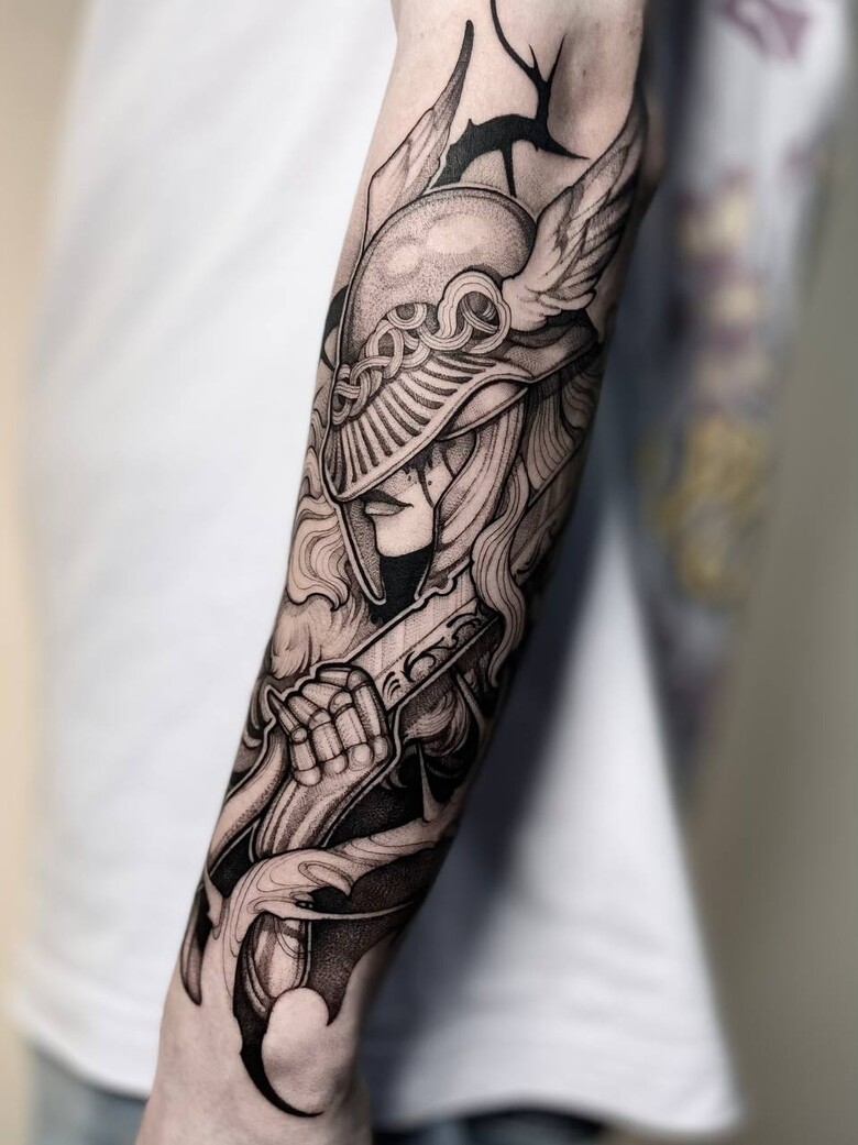 Тату мастер Александра Гагарина